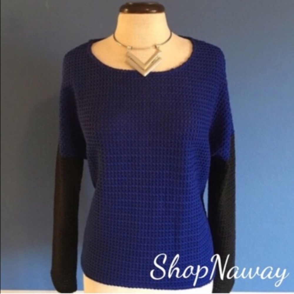 🆕 Royal Blue Sweater w/Black Sleeves